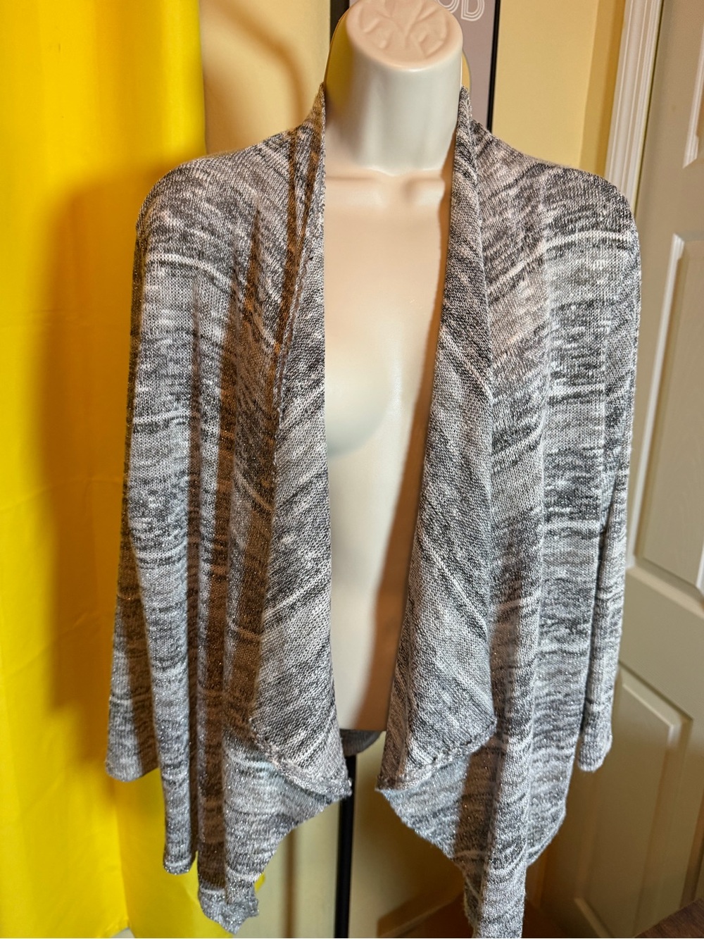 Hearts of Palm Women’s Large Gray Metallic Marled Knit Waterfall Cardigan - Picture 5 of 12